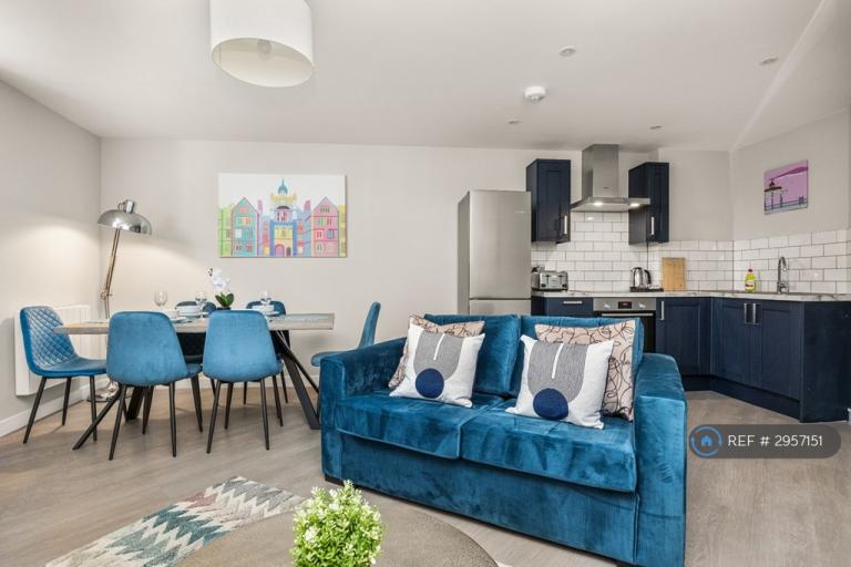 2 bedroom flat in Richmond Place, Brighton, BN2 (2 bed) (#2957151)