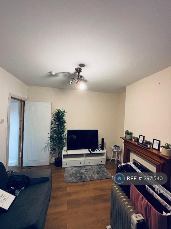 4 bedroom house in Pomfret Avenue, Luton, LU2 (4 bed) (#2971540)