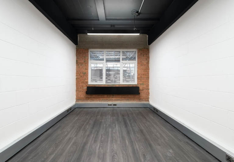 W4/Chiswick Serviced Offices - Sizes From 7 to 55 Desks