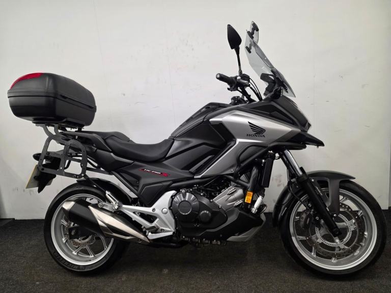 HONDA NC750X ** TOP BOX - LUGGAGE RACK - TOURING SCREEN **