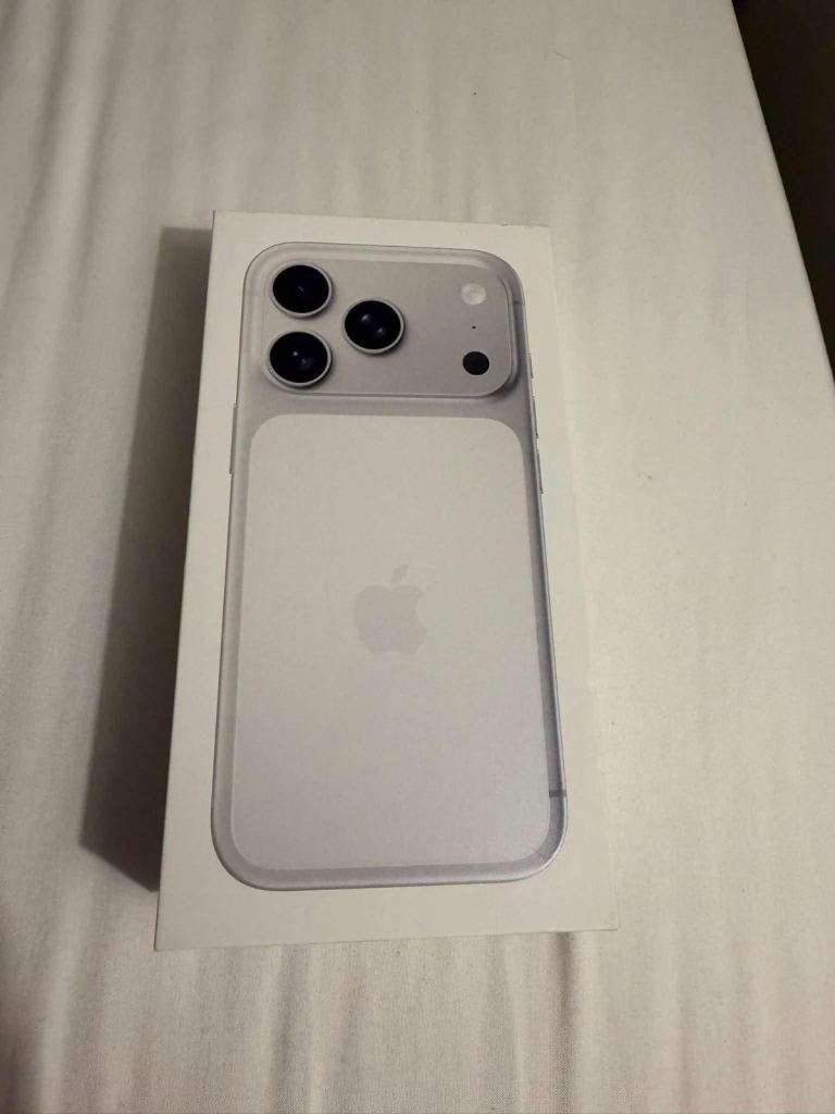 Apple iPhone17 Pro Max – Silver, As Good As New