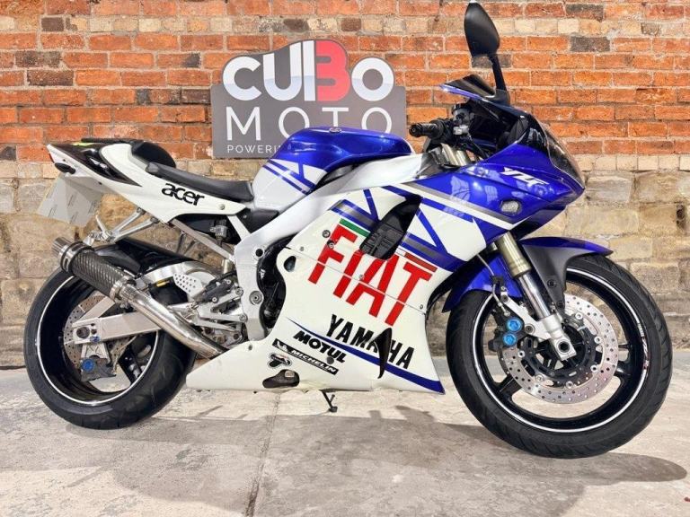YAMAHA R1 SUPER SPORTS 2000 W