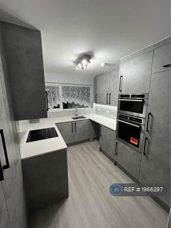 2 bedroom flat in Bethany Waye, Feltham, TW14 (2 bed) (#1966297)