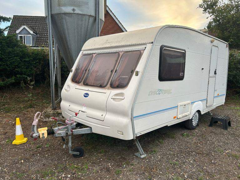 Bailey Discovery 2001 Caravan 2 Berth End Bathroom Good Condition For Year.
