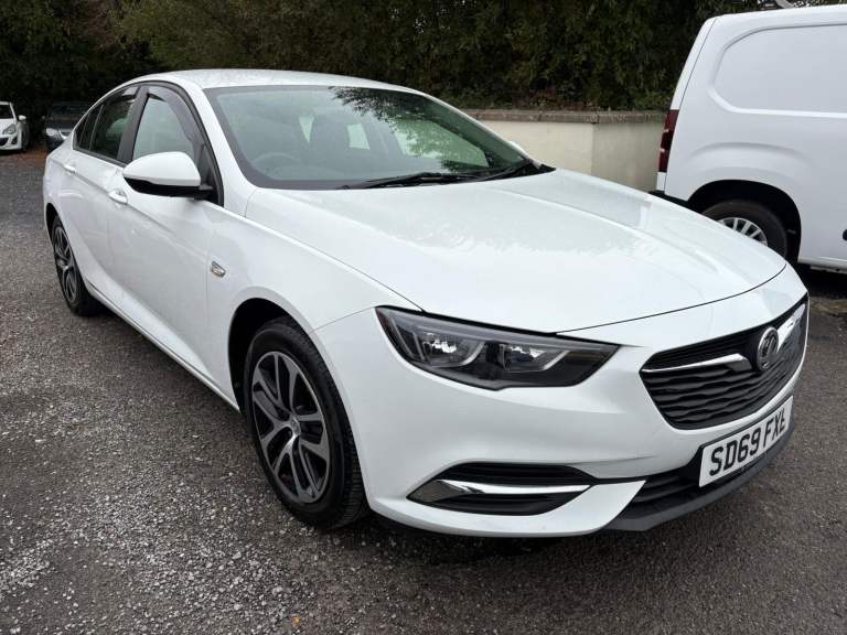 Vauxhall, INSIGNIA, Hatchback, 2019, Manual, 1598 (cc), 5 doors