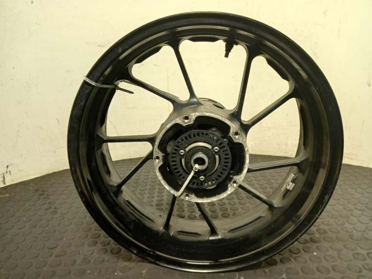 Yamaha Mt-09 Rear Oem Wheel J17 X 5.50 13382 Miles 2013-2020 2dr2533800po