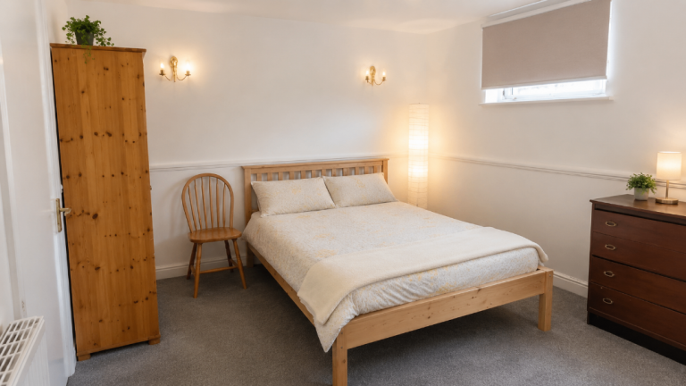 🌿 Bright Large Double Room – Crossharbour E14 – Bills Included