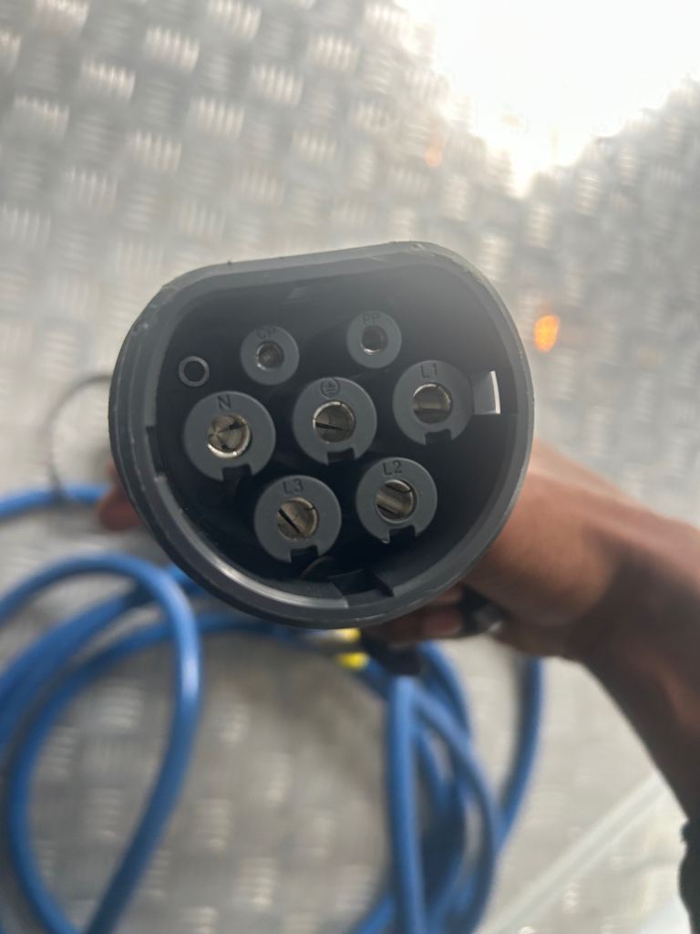 Genuine Ford EV Charging Cable 8 m – Type 2 / 32 A / 3-phase 