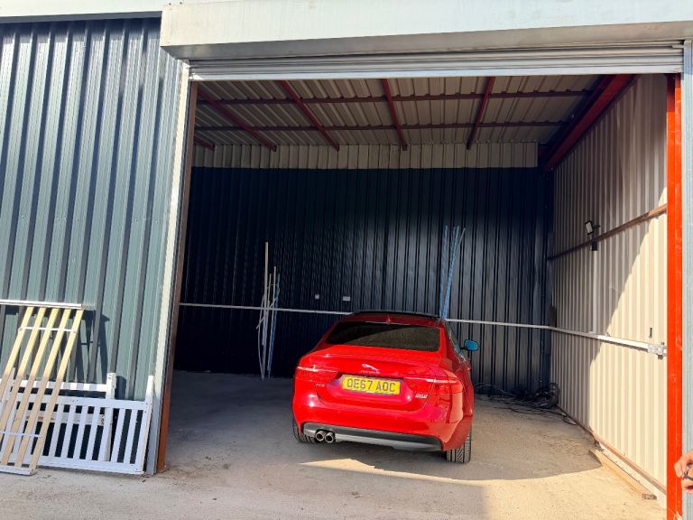 Small unit Garage for rent