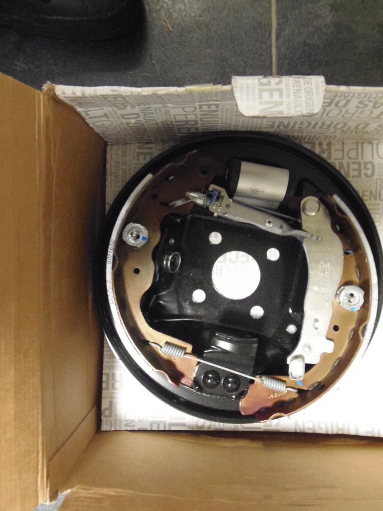 Brand new genuine Dacia Duster rear brakes, complete assembly for both sides