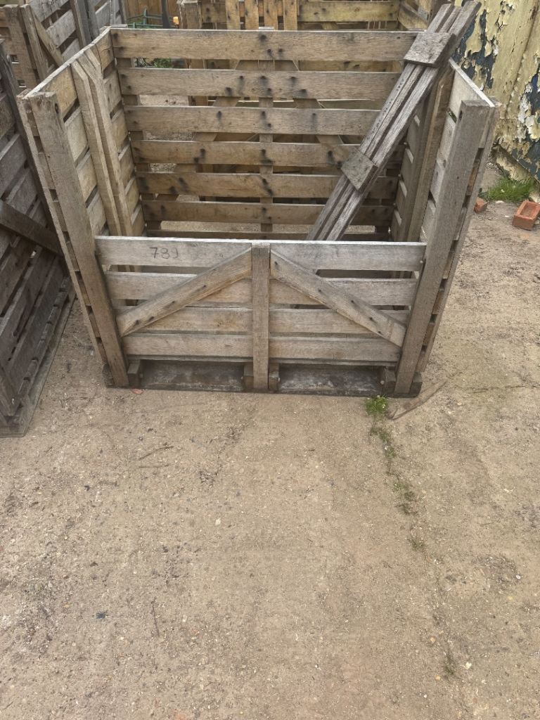 Heavy duty pallet crate 