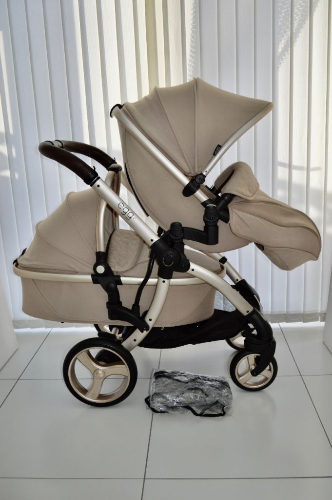 EGG 2 DOUBLE PRAM AND CARRYCOT BUNDLE