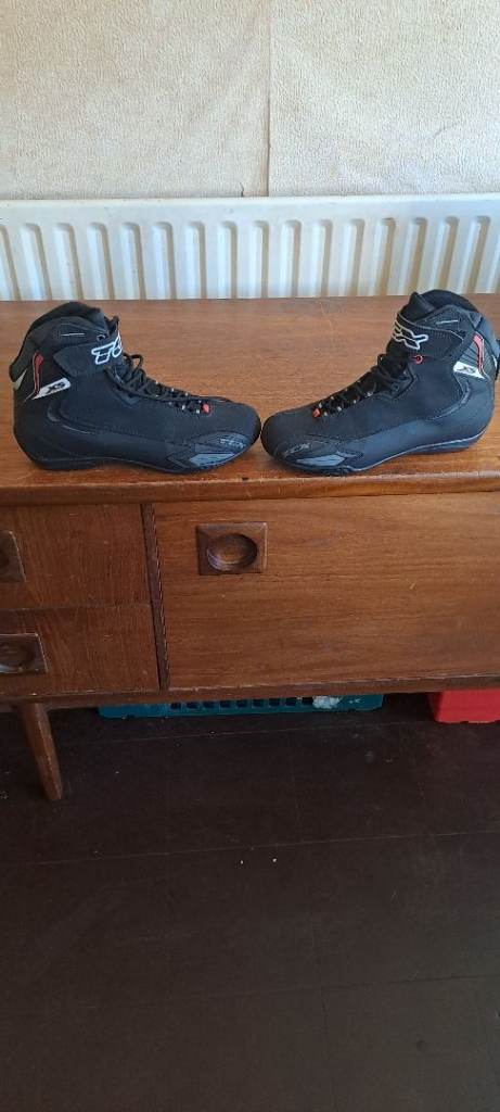 MOTORCYCLE BOOTS 