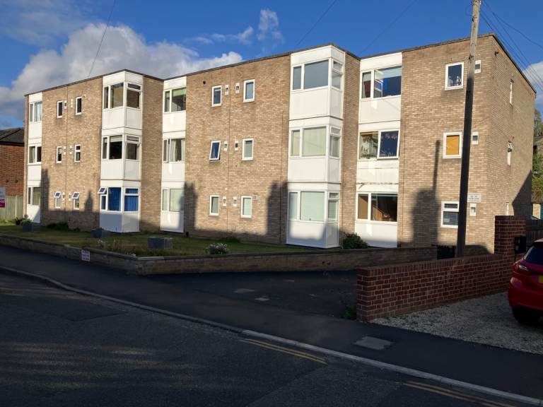 Self contained purpose built ground floor flat to let