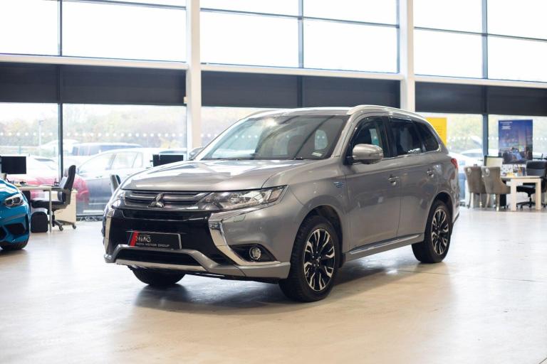 2017 Mitsubishi Outlander 2.0h 12kWh 4h SUV 5dr Petrol Plug-in Hybrid CVT 4WD Euro 6 (s/s) (200 p...