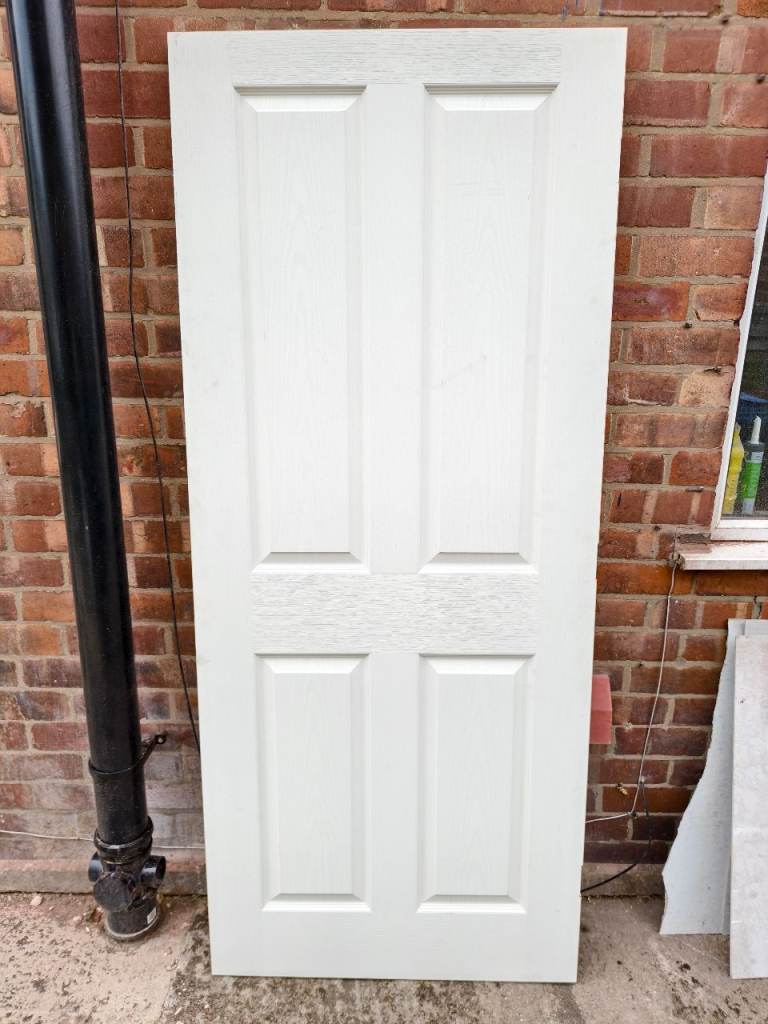 White Internal Door - New Condition, Ready to Hang