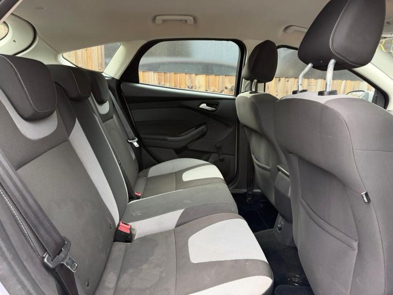 2012 Ford Focus 1.6 Zetec Euro 5 5dr HATCHBACK Petrol Manual