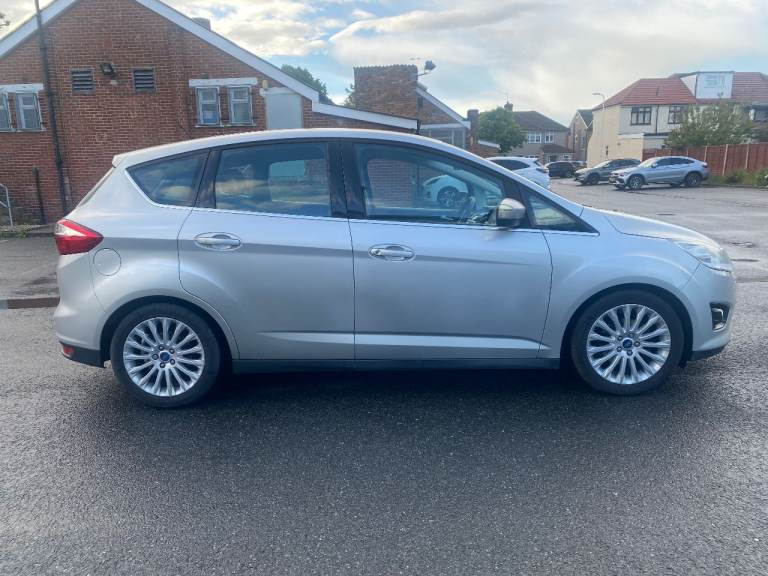 FORD  C-MAX  1.0t  TITANIUM  ECOBOOST  NEW BELTS NEW SERVICE NEW MOT  2013 6 SPEED  