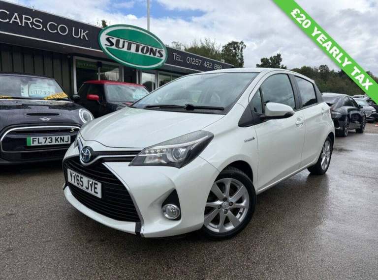 2015 Toyota Yaris 1.5 VVT-h Sport Hatchback 5dr Petrol Hybrid E-CVT Euro 6 (101 ps) Hatchback PET...