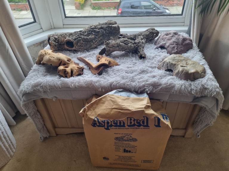 Job lot of Reptile aquarium accessories