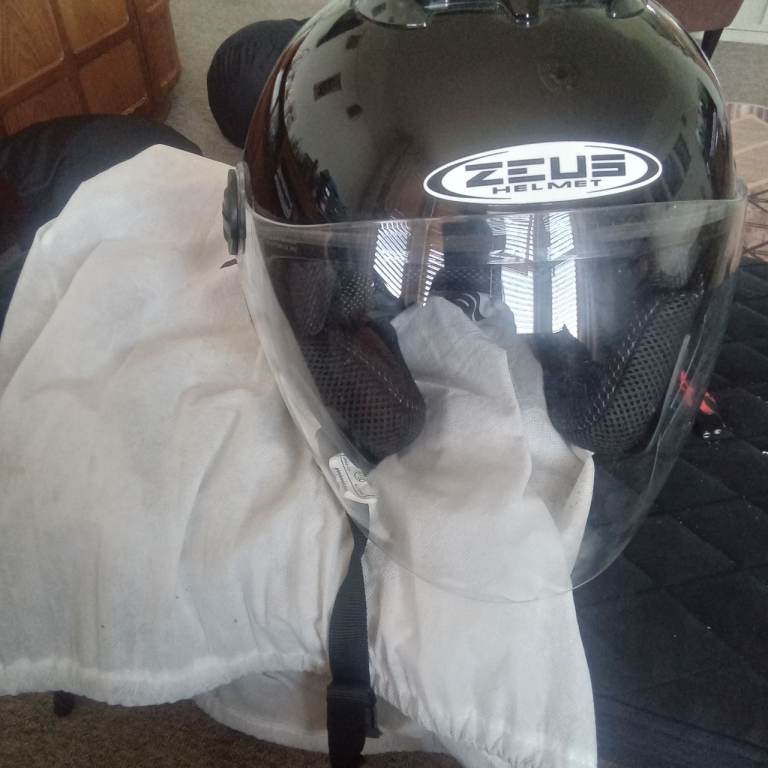 Zeus motorcycle helmet 