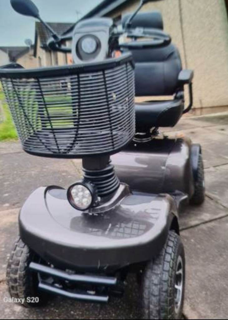 New condition sterling 8 mph mobility scooter can deliver today