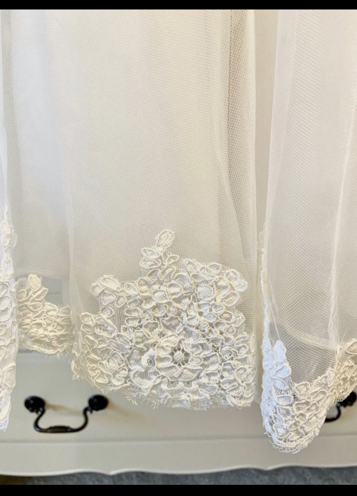 WEDDING DRESS. TEA DRESS STYLE size 12