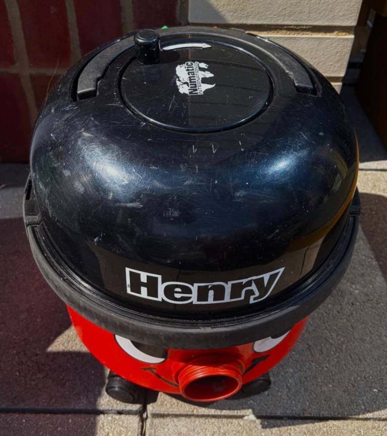 Henry Vacuum Cleaner 