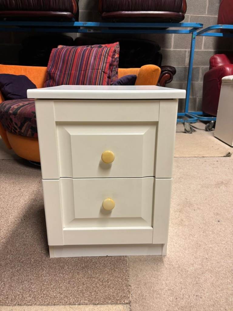 Single Bedside Cabinet 