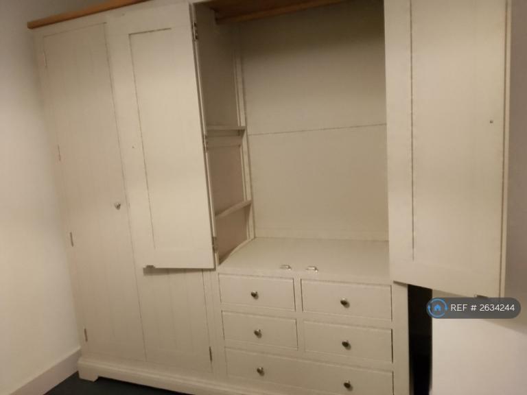 1 bedroom in Castle Well Mews, Salisbury, SP4 (#2634244)