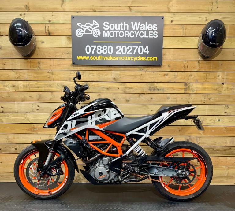 KTM Duke 390 : 2017 (67) model : only 10k miles 