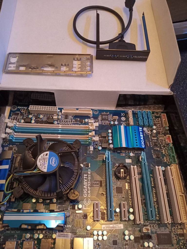 GIGABYTE GA-PA55-USB3 MOTHERBOARD WITH PROCESSOR 1156