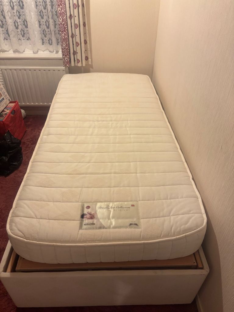 Barely used single electric mibed with memory foam mattress 
