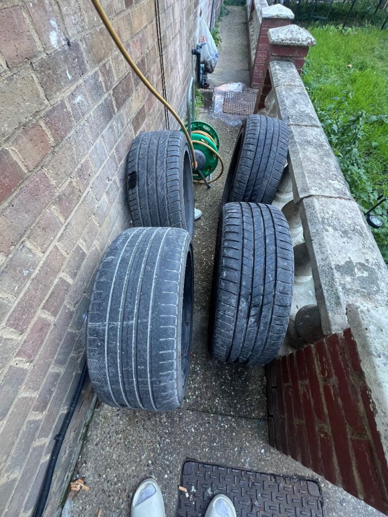 Bmw Wheels + tyres 19” OEM