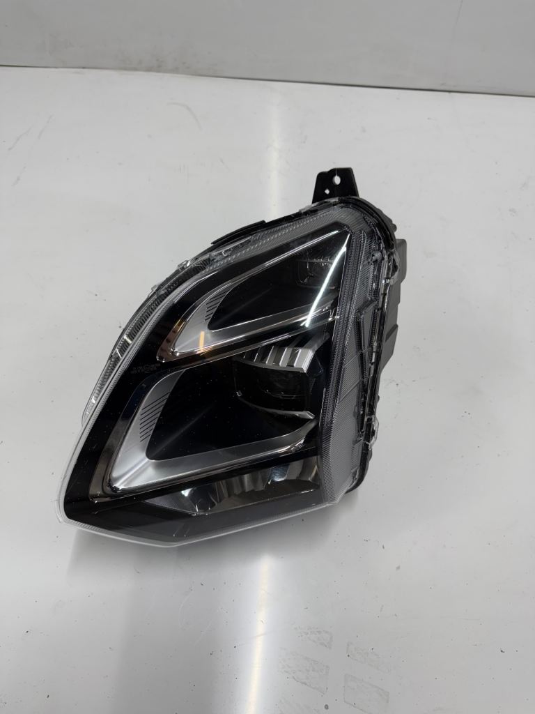 OMODA 5 passenger side led headlight 2024 - 2025 