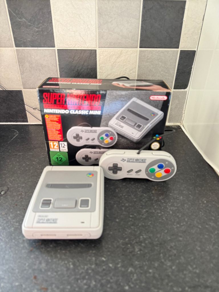 Super Nintendo Classic Mini games console