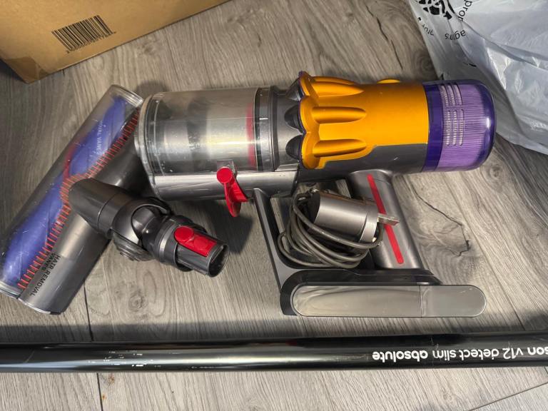 Dyson v12 detect hoover 