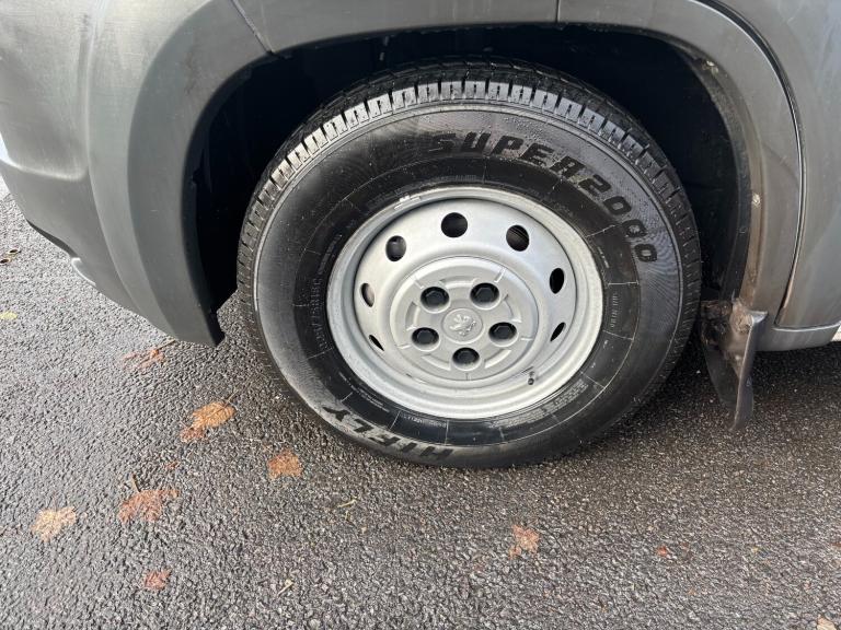 2013 Peugeot Boxer  2.2 HDi 440 Window Van 4dr Diesel Manual FWD L4 H2 (130 bhp) Minibus Diesel M...