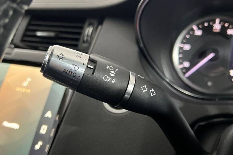 2021 21 JAGUAR E-PACE 1.5 P300E 12.17KWH R-DYNAMIC S SUV 5DR PETROL PLUG-IN HYBR