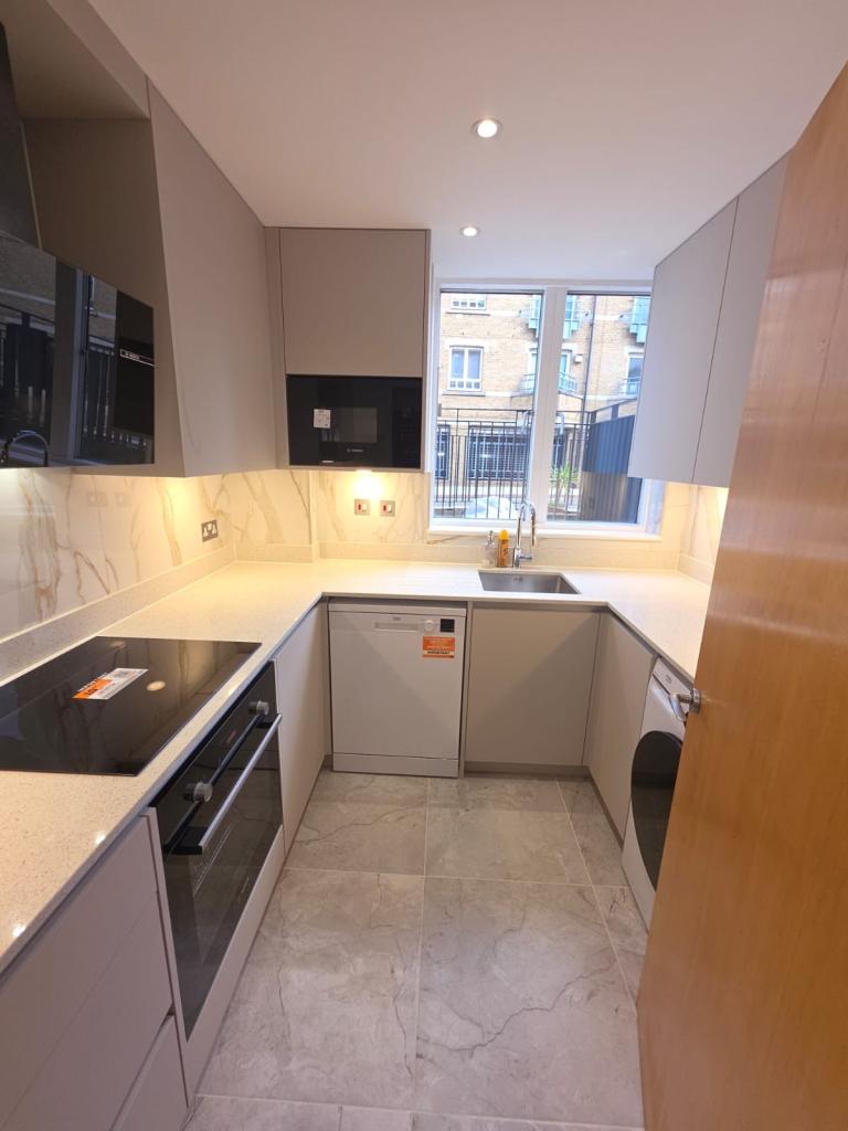 1 bedroom ground-floor flat with outdoor space