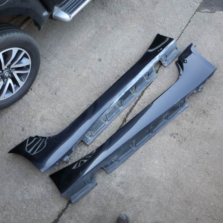Pair BMW Z4 E85 Sapphire Black Sideskirts Side Skirts