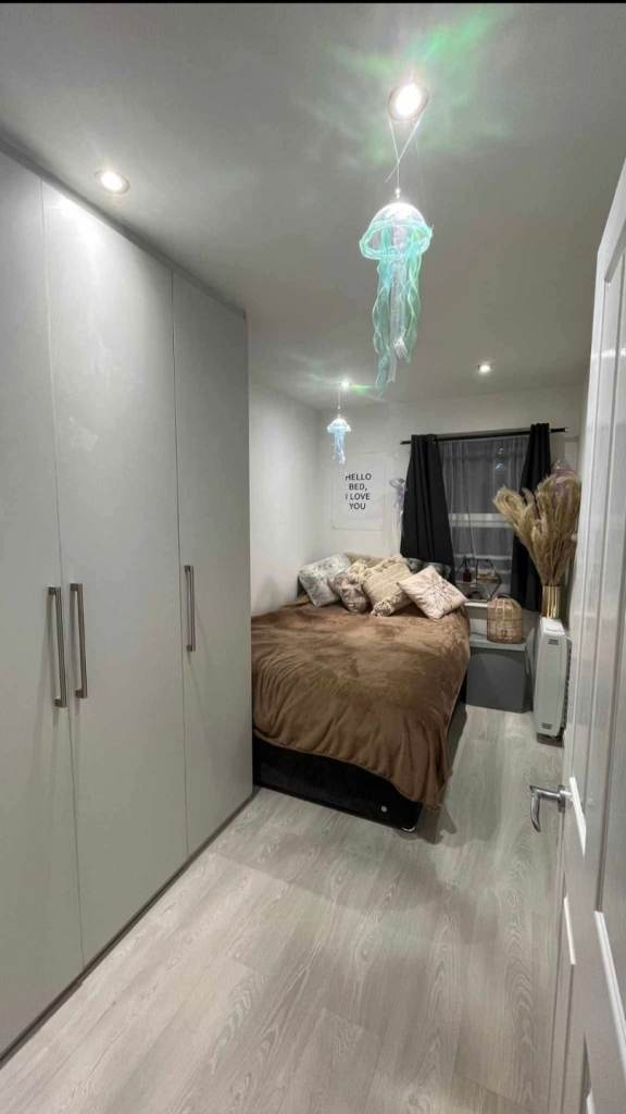 Room in Hendon