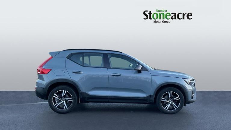2022 Volvo XC40 Plus, B3 mild hybrid, Petrol, Dark ESTATE Petrol/Electric Hybrid Automatic