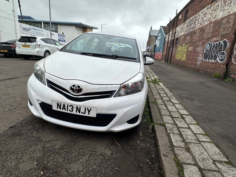Toyota, YARIS, Hatchback, 2013, Manual, 1329 (cc), 5 doors