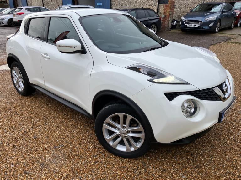 2015 Nissan JUKE 1.2 N-Connecta Petrol. Manual. Small Family SUV. White. Px Swap