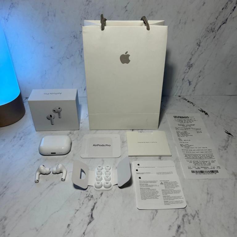 Apple AirPods Pro 3 – Brand New Full Set with Receipt
