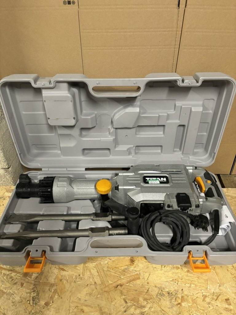 Titan TTB811DRH 16.4kg Hex Shank Electric Concrete Breaker 230V