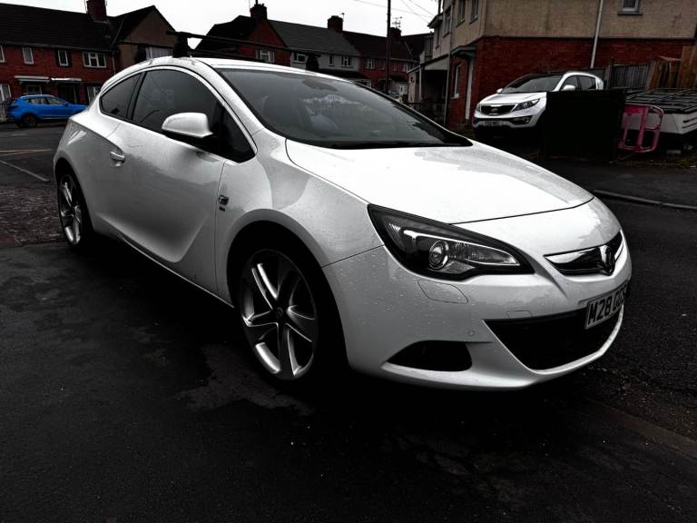 Vauxhall, ASTRA GTC, Hatchback, 2012, Manual, 1364 (cc), 3 doors