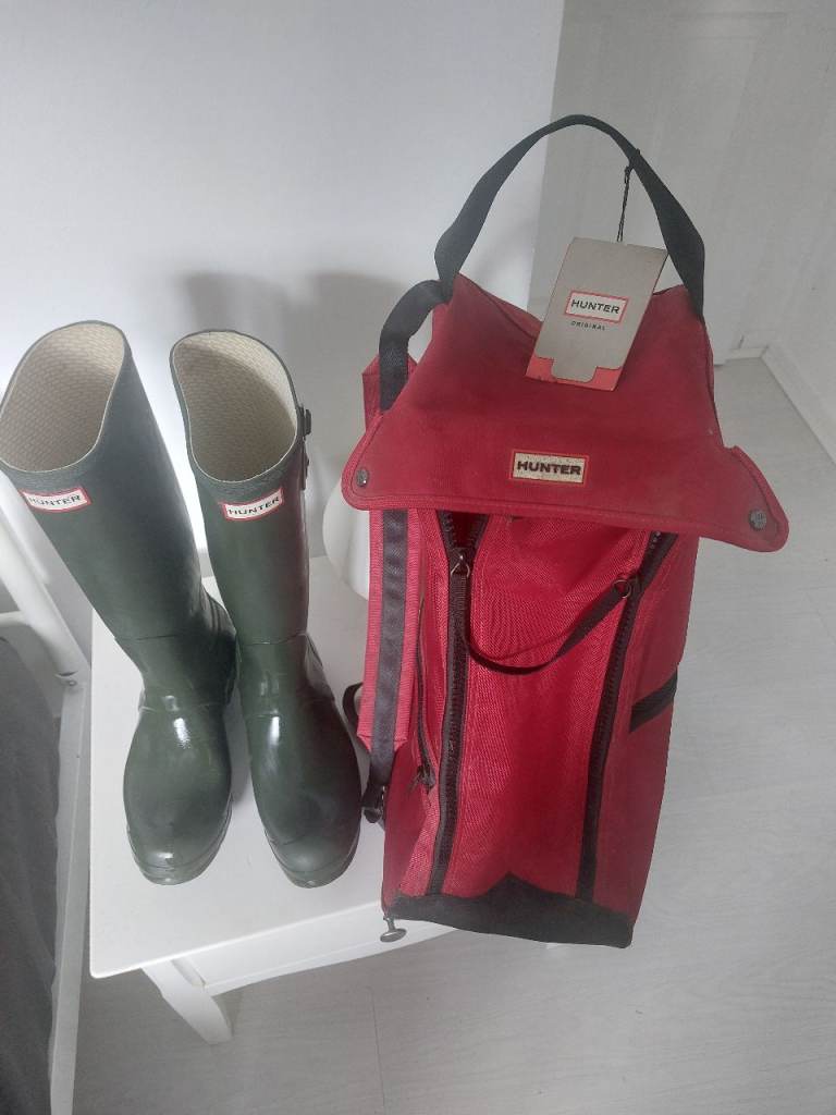 Hunter Wellington Boots & Backpack – As Good As New