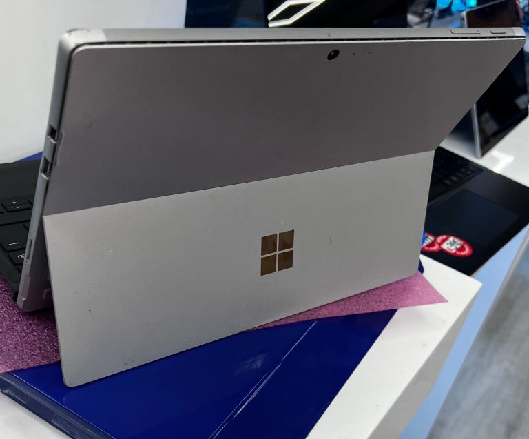 Microsoft Surface Pro 12.3” | Touch screen + keyboard